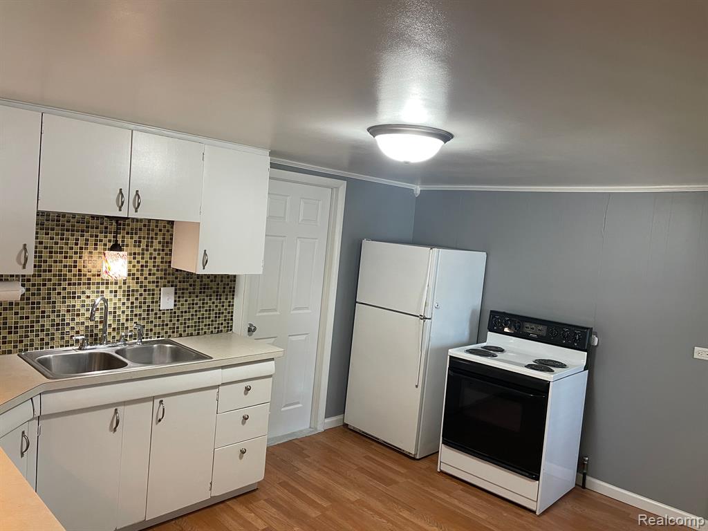 32 EAST Street, Oxford, MI 48371 — Photo 5