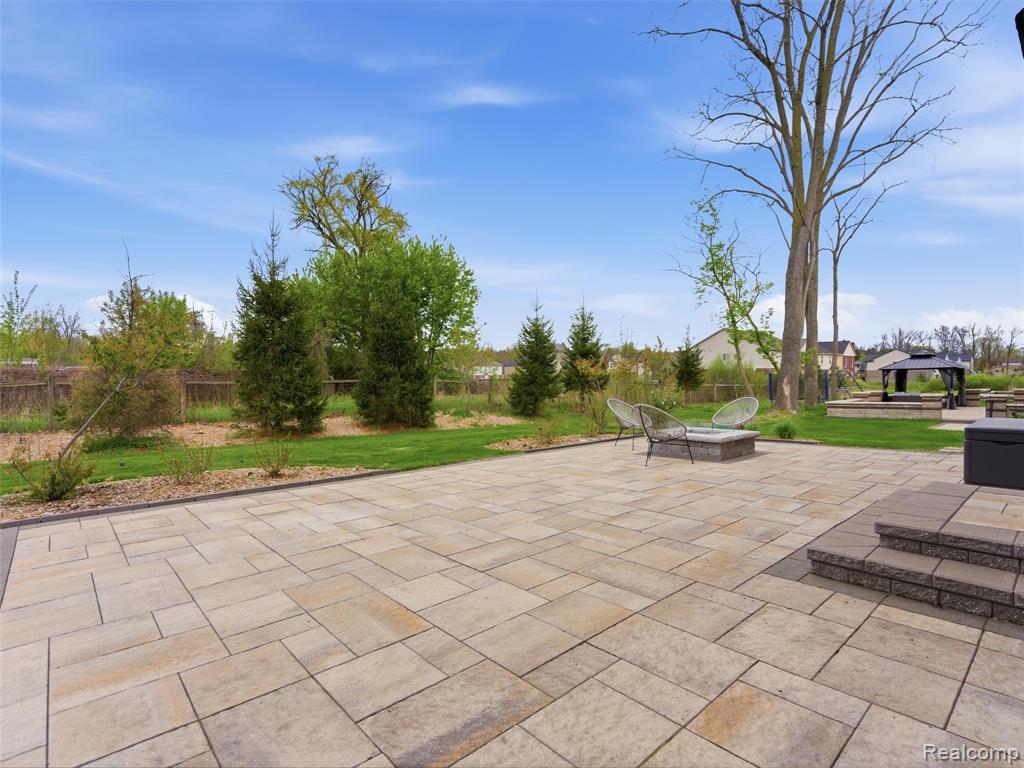 1551 Garrett Drive, Troy, MI 48085 — Photo 34