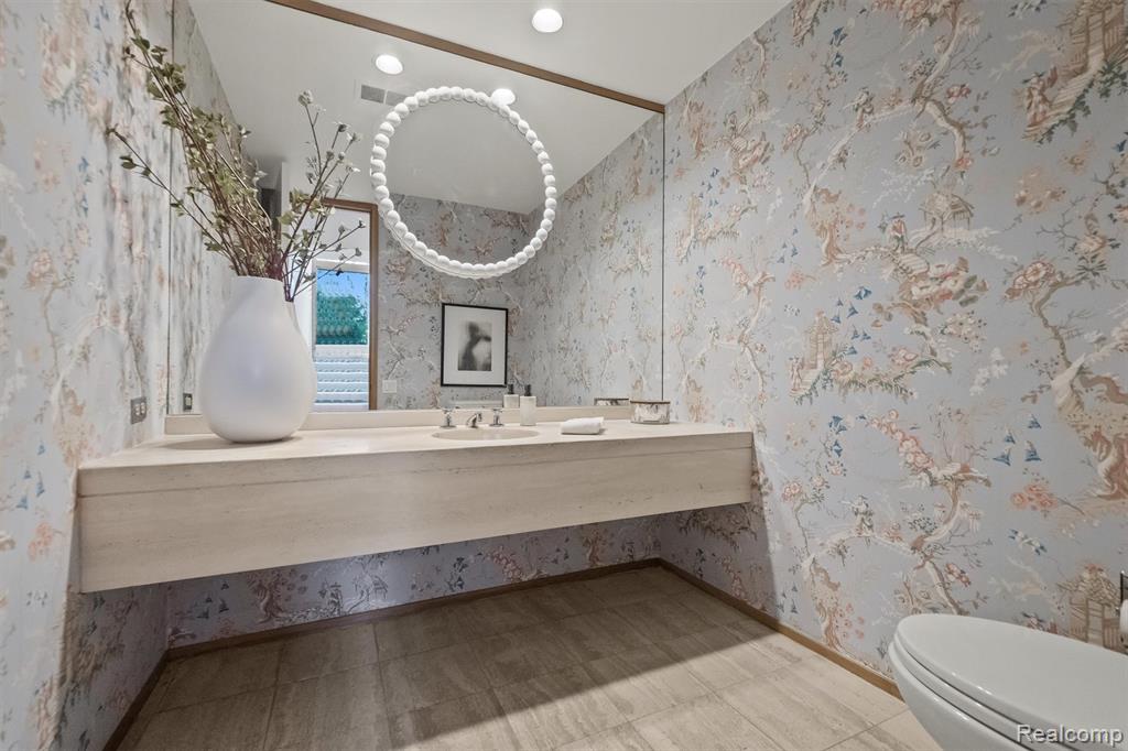 63 Barden Court, Bloomfield Hills, MI 48304 — Photo 10