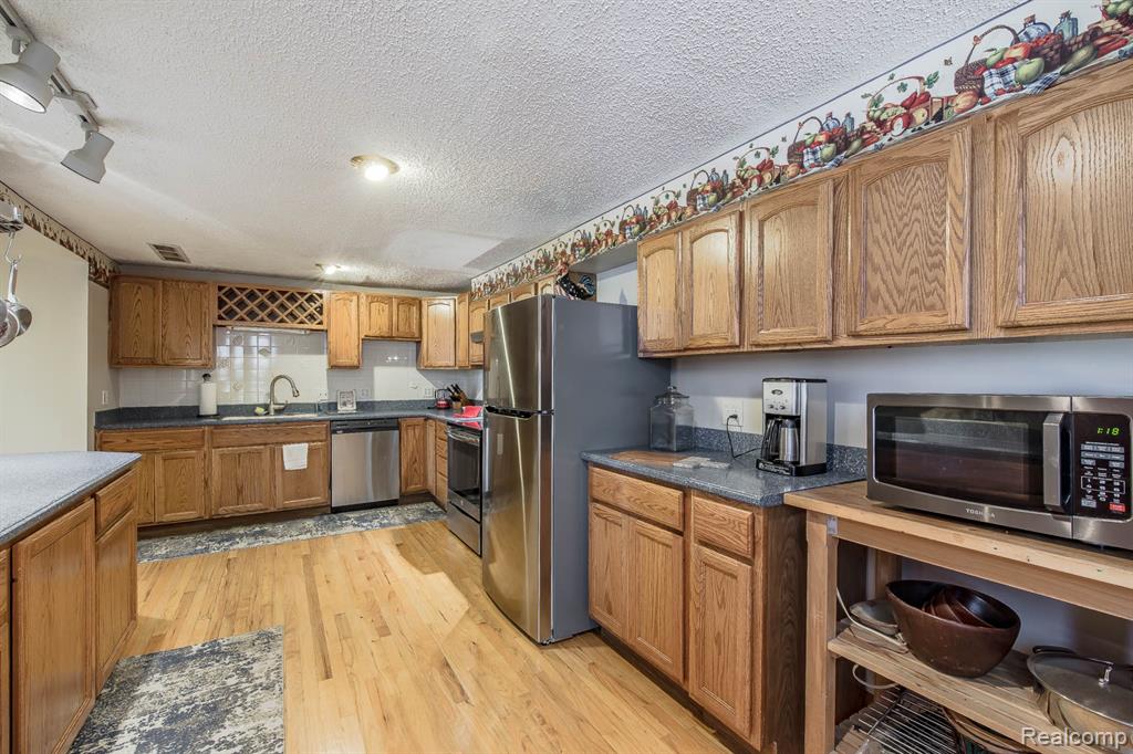 3971 S Shore Drive, Lapeer, MI 48446 — Photo 38