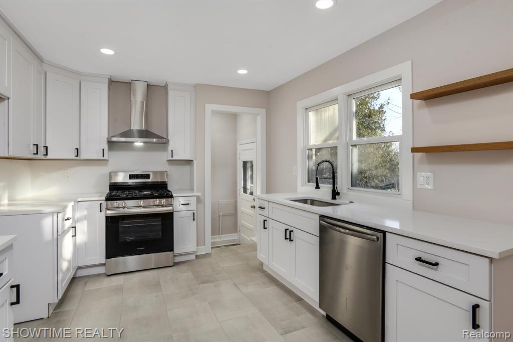 4256 BUCKINGHAM Road, Royal Oak, MI 48073 — Photo 9
