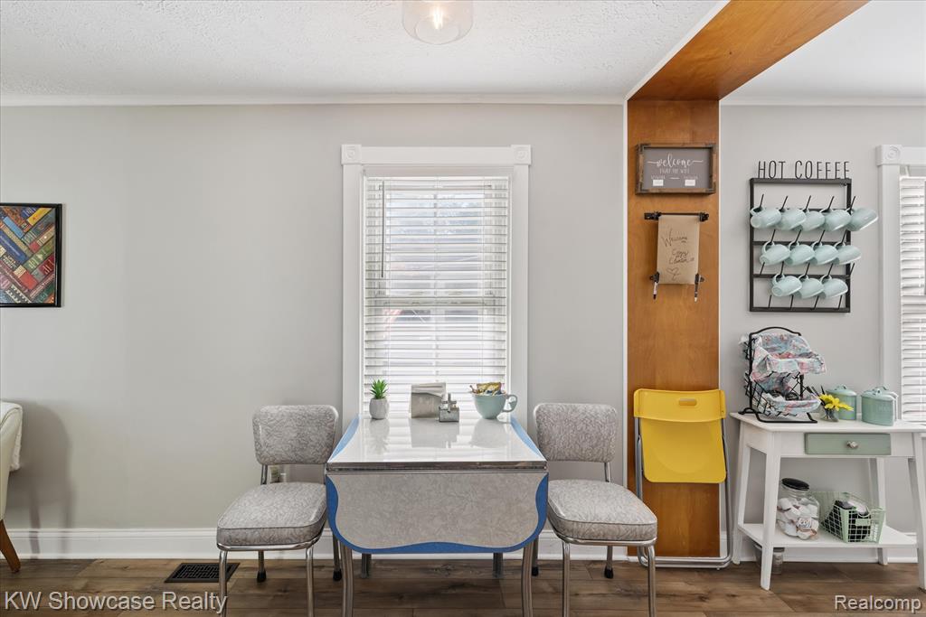 603 W Clinton Street, Howell, MI 48843 — Photo 11