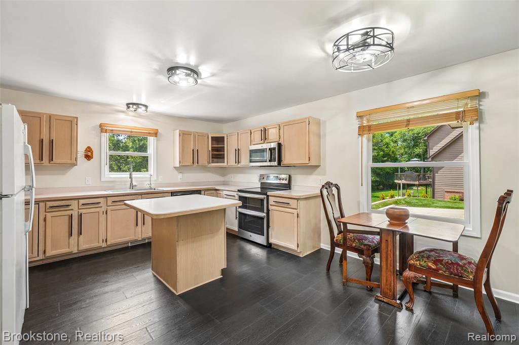 6423 Southampton Drive, Clarkston, MI — Photo 10