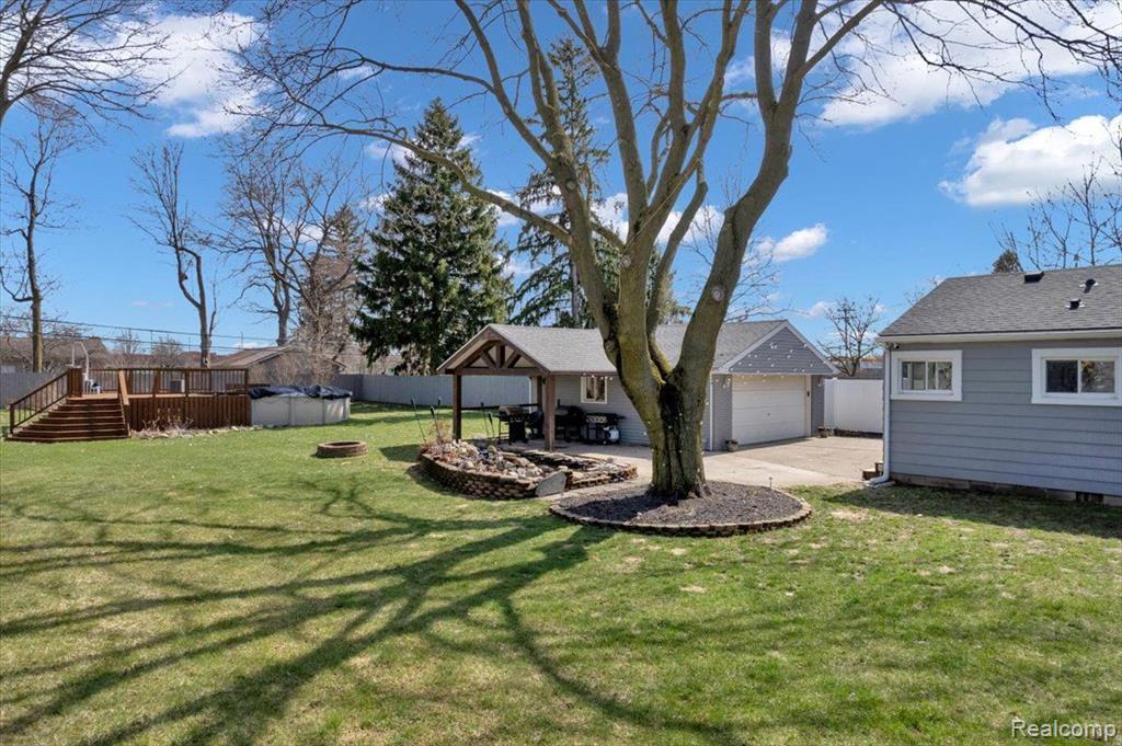 895 GLASPIE Road, Oxford, MI 48371 — Photo 14