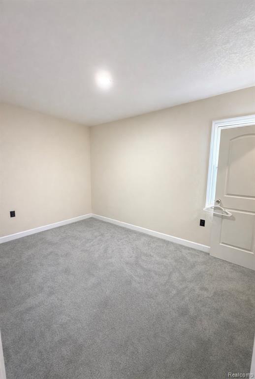 6735 Clifton Street, Detroit, MI 48210 — Photo 9