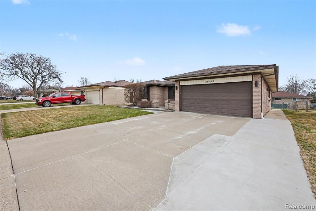 39712 Crystal Drive, Sterling Heights, MI 48310 — Photo 3