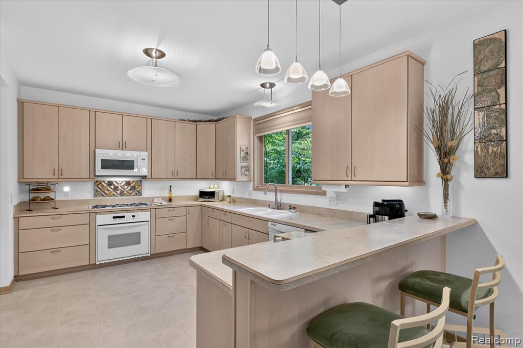 5388 Hartland Road, Fenton, MI 48430 — Photo 13