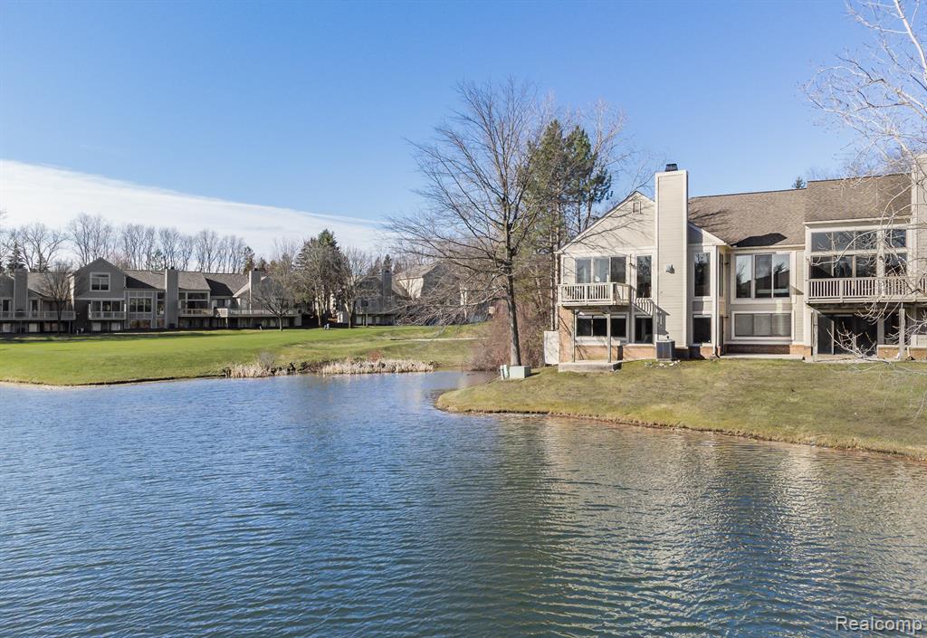479 Newburne Pointe, Bloomfield Hills, MI 48304 — Photo 31