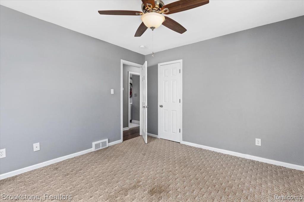 516 N EDGEWORTH Avenue, Royal Oak, MI 48067 — Photo 11