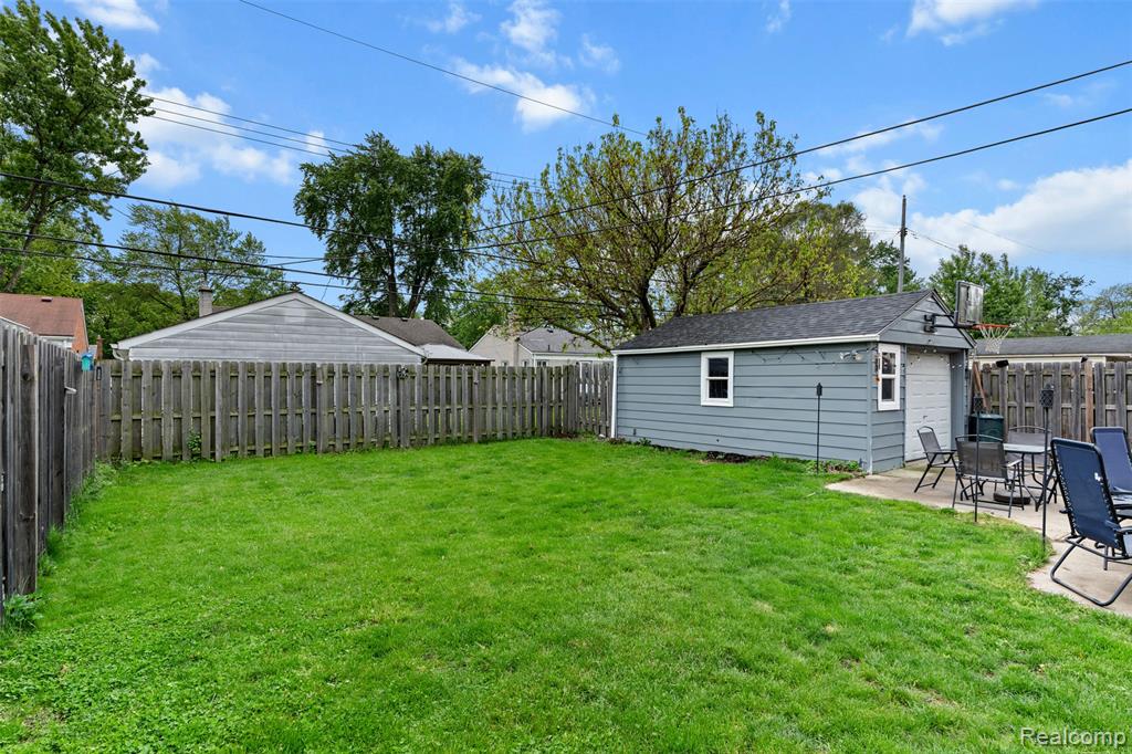 926 Parliament Avenue, Madison Heights, MI 48071 — Photo 27