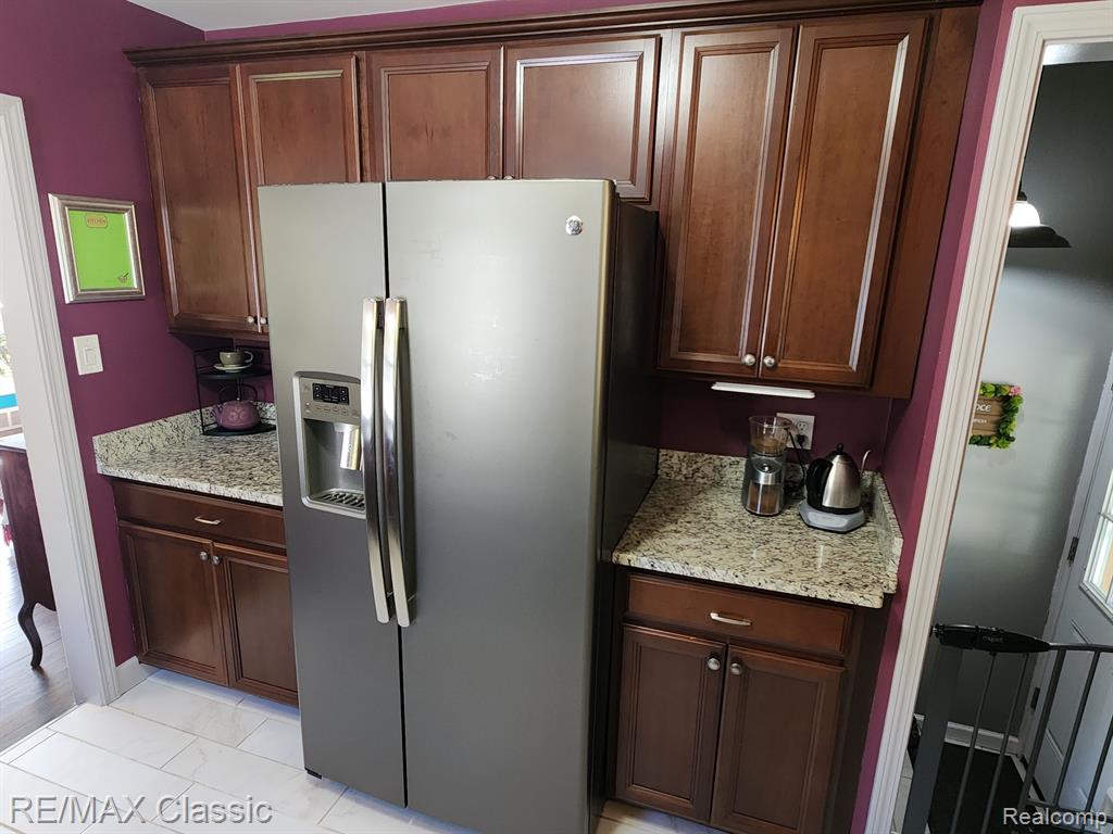 621 SYMES Avenue, Royal Oak, MI 48067 — Photo 7