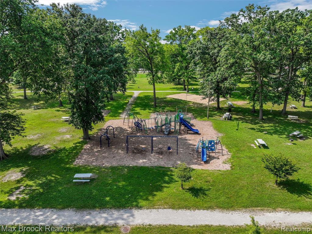 395 Glendale Lane, Ferndale, MI 48220 — Photo 37