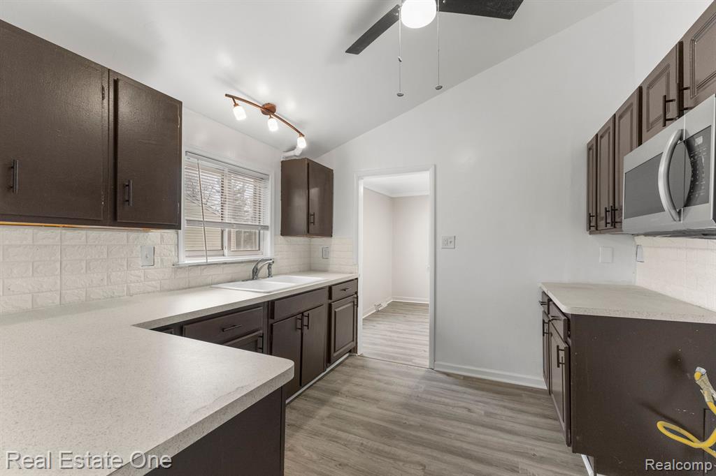 5121 CROISSANT Street, Dearborn Heights, MI 48125 — Photo 17