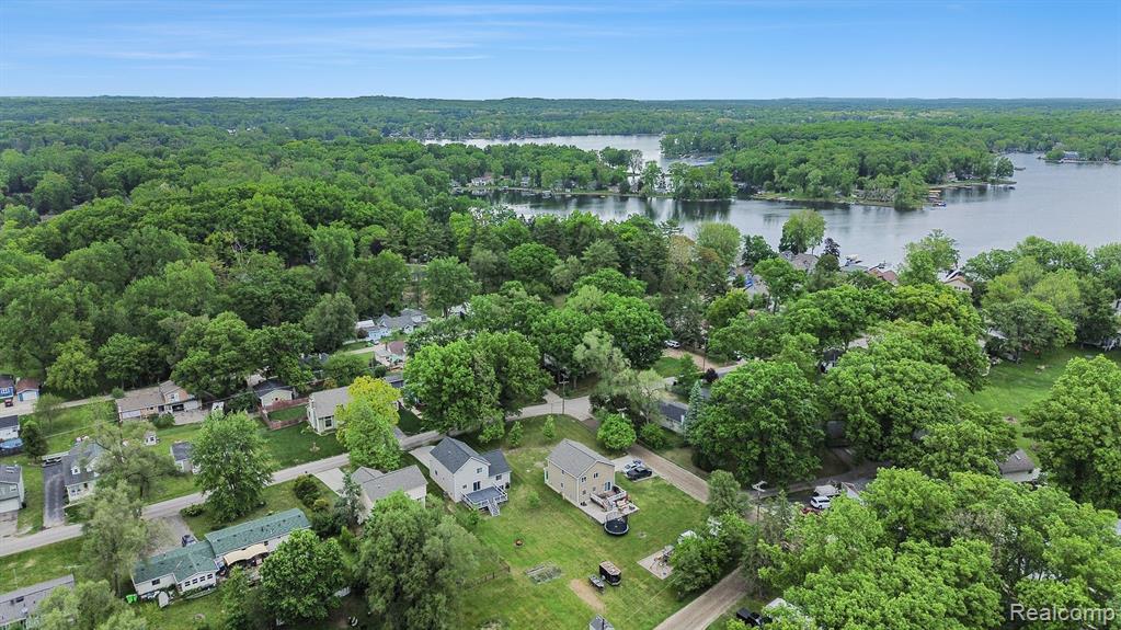 4686 Downing Drive, Pinckney, MI 48169 — Photo 28