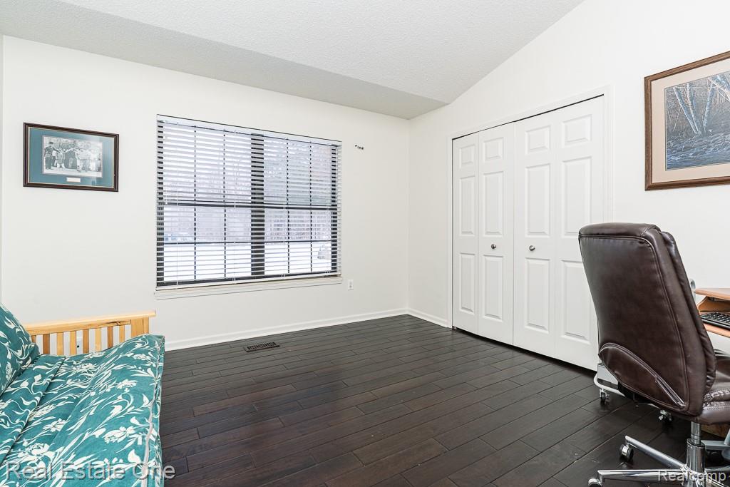 7086 Danbrooke Court, West Bloomfield, MI — Photo 22