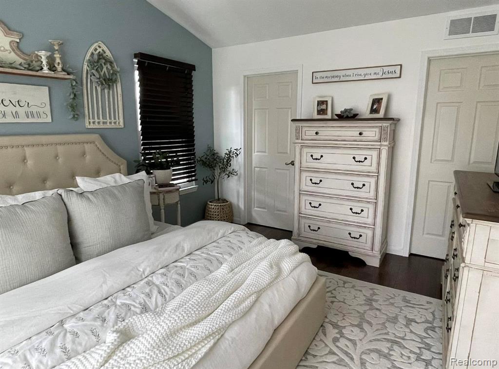7015 Windridge Lane, Flint, MI 48507 — Photo 16