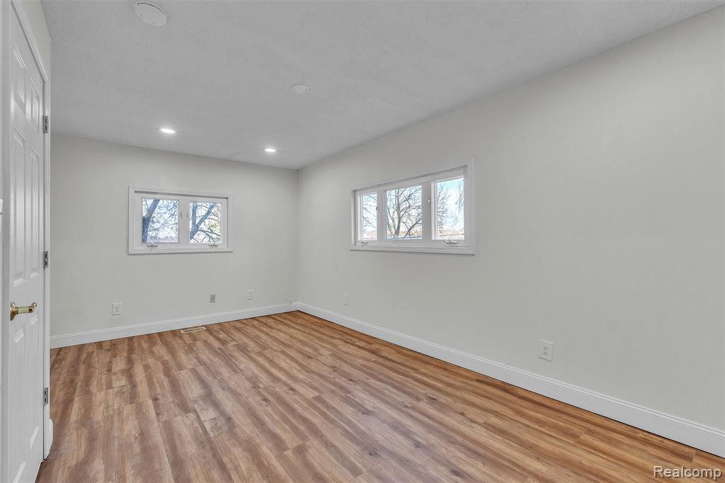 8165 Leonard Drive, Holly, MI 48442 — Photo 37