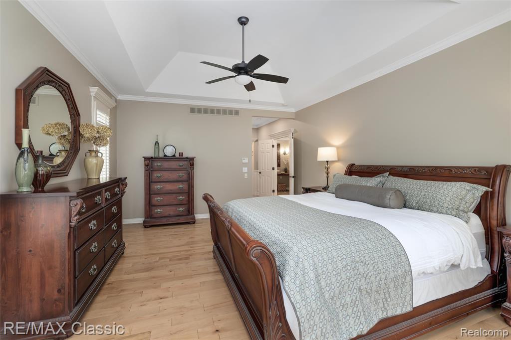 18438 Clairmont Circle E, Northville, MI 48168 — Photo 33