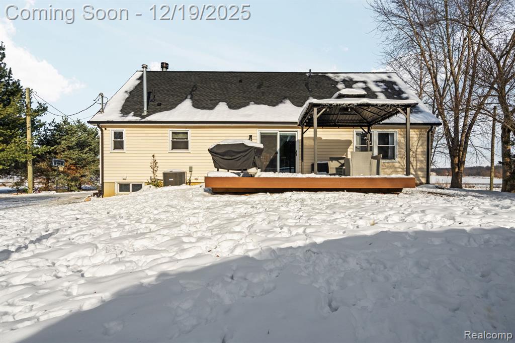 7097 Chase Lake Road W, Fowlerville, MI 48836 — Photo 3
