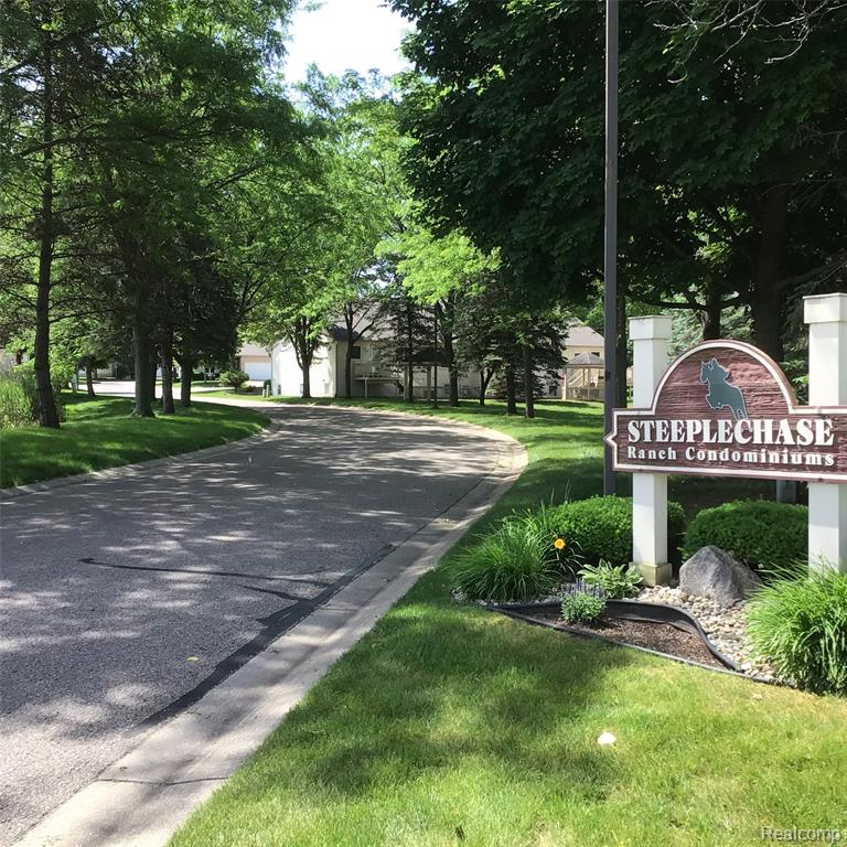 6052 Belmont Court, Grand Blanc, MI 48439 — Photo 2