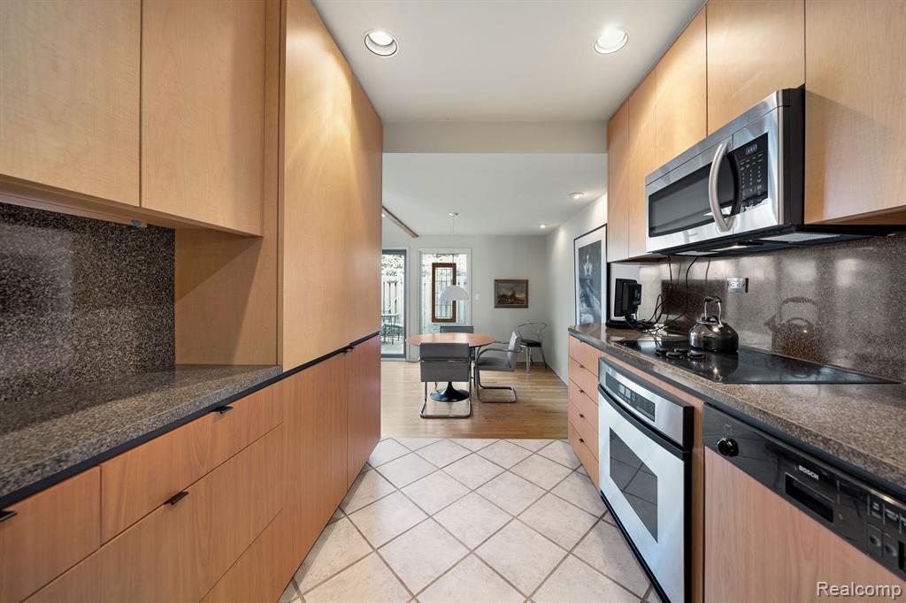 385 CONCORD Place, Bloomfield Hills, MI 48304 — Photo 14