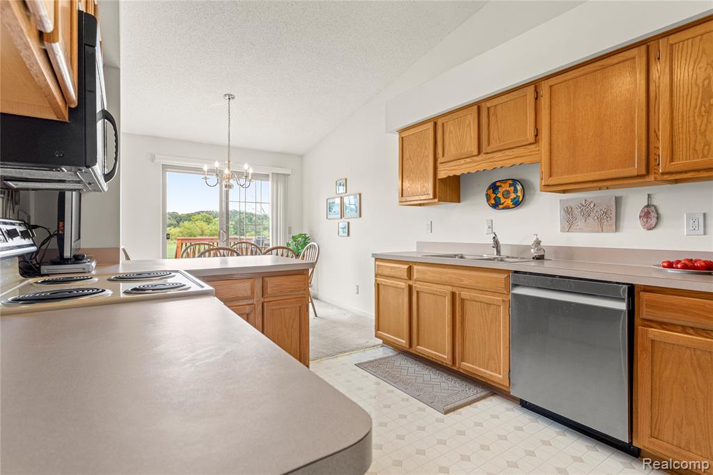 1919 Pebble Creek Drive, Canton, MI 48188 — Photo 18