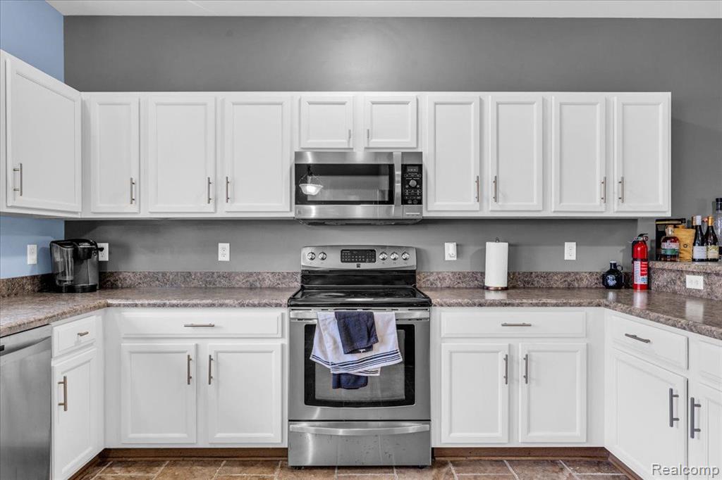 10830 PARDEE Road, Taylor, MI 48180 — Photo 9