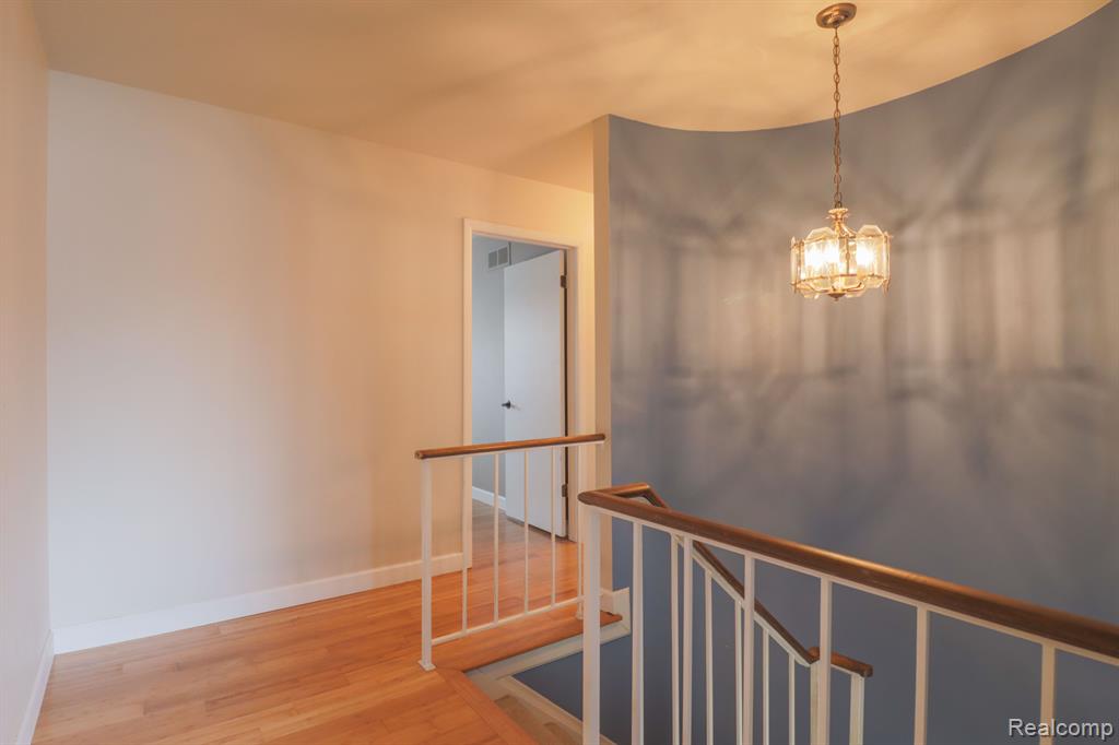 1816 SHIRE, Royal Oak, MI 48073 — Photo 13