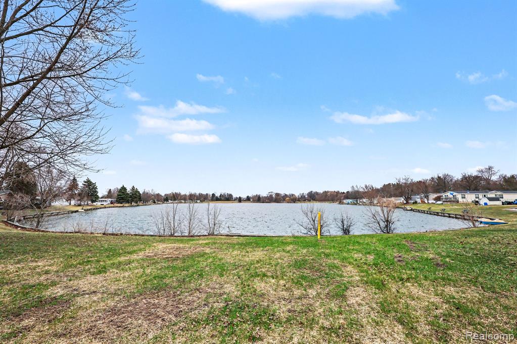 49611 Au Lac Dr E, Chesterfield, MI — Photo 13