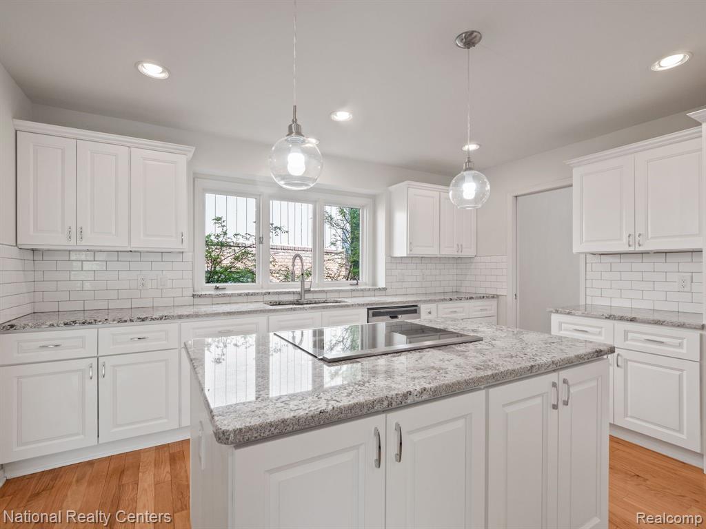 4888 WOODCLIFF HILL Road, West Bloomfield, MI 48323 — Photo 20