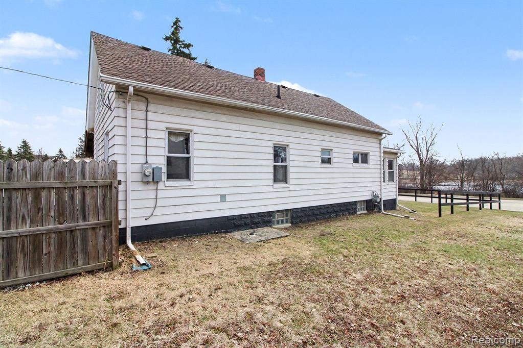660 W Walton Boulevard, Pontiac, MI 48340 — Photo 28