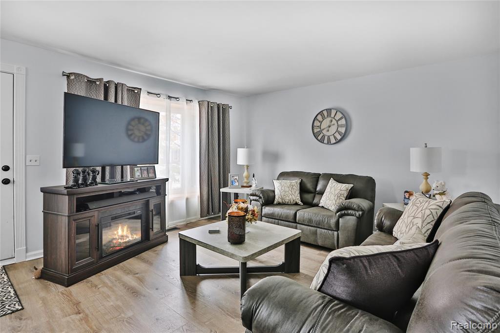 7140 Luana Avenue, Allen Park, MI 48101 — Photo 3