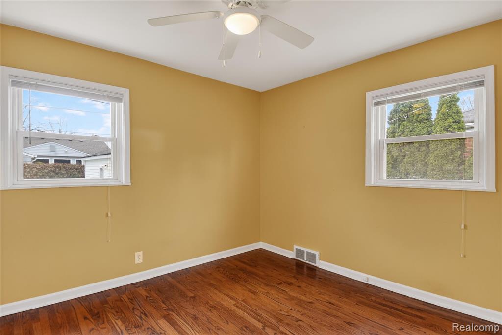 830 Mapleknoll Avenue, Madison Heights, MI 48071 — Photo 20