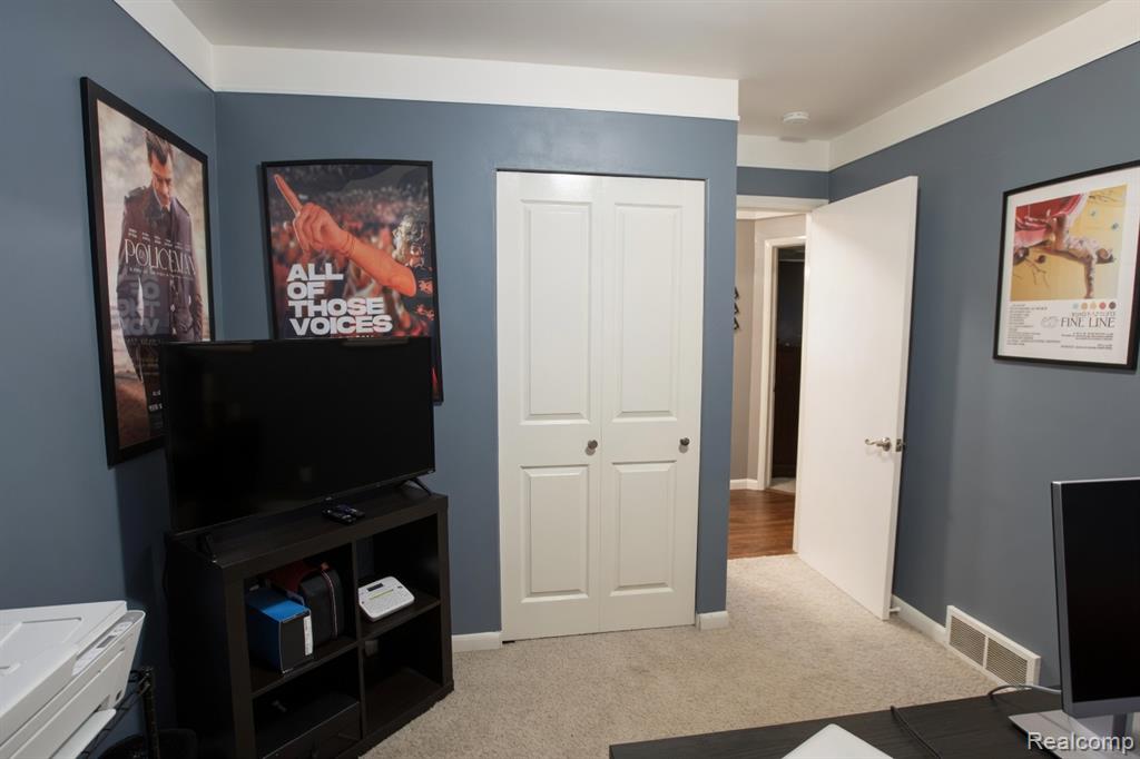 18584 Blue Island Court, Roseville, MI 48066 — Photo 19