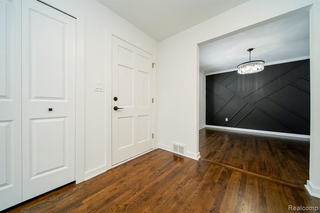 7359 SAINT AUBURN Drive, Bloomfield Hills, MI 48301 — Photo 24