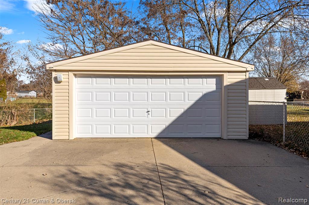 9939 Jackson Lane, Van Buren, MI 48111 — Photo 32
