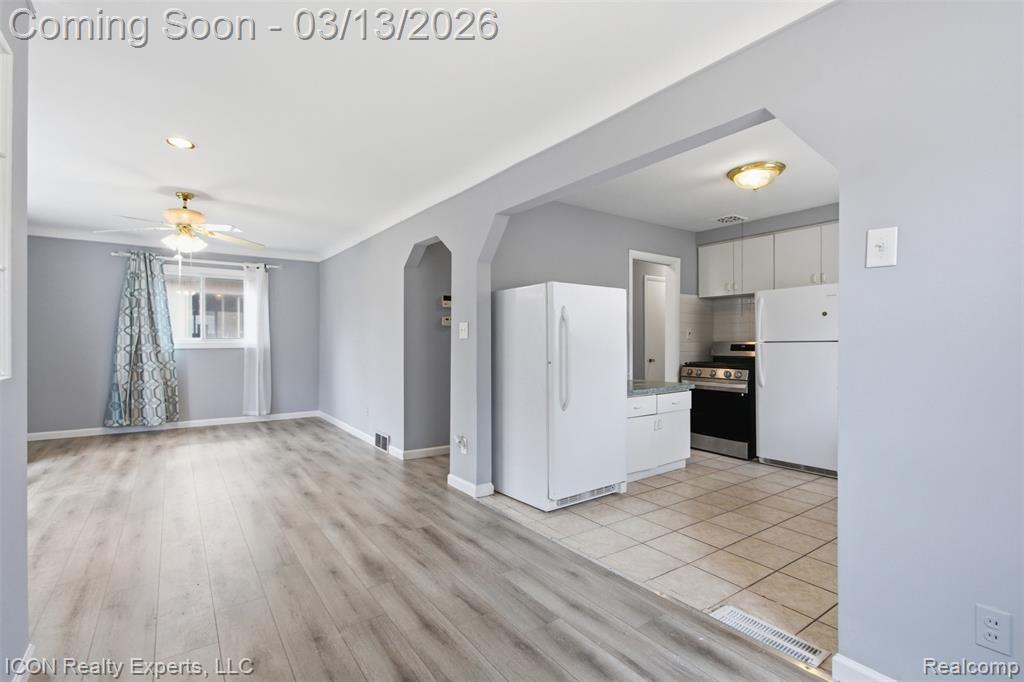 24351 Kipling Street, Oak Park, MI 48237 — Photo 8