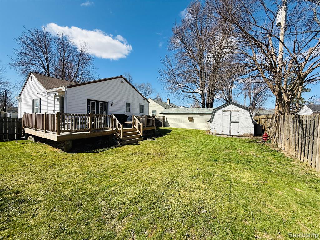 669 CHIPPEWA Street, Mount Clemens, MI 48043 — Photo 43