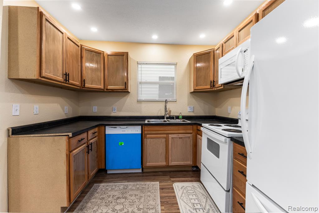 5393 SEEBALDT Street, Detroit, MI 48204 — Photo 7