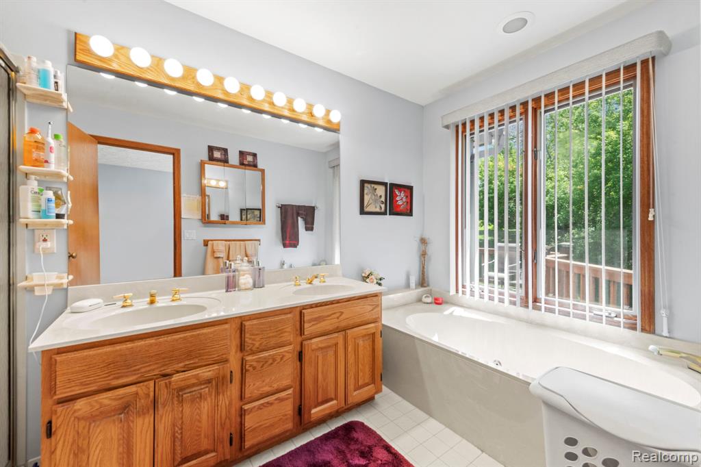 6687 Ridgeview Drive, Clarkston, MI — Photo 24