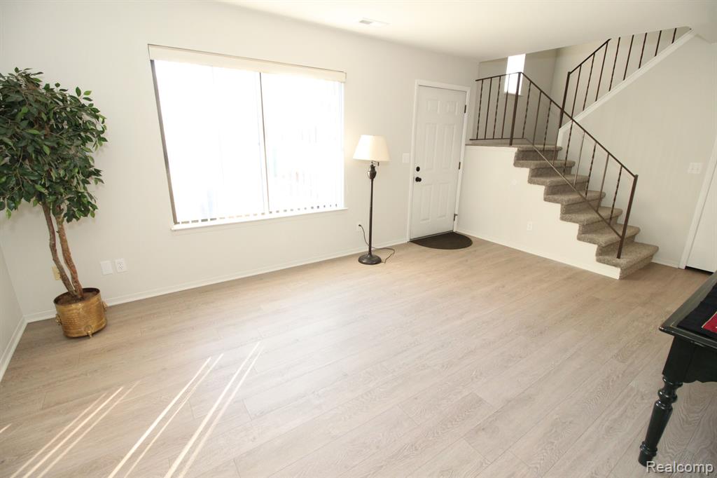 40831 HIGHPOINTE Drive, Clinton Twp, MI 48038 — Photo 15