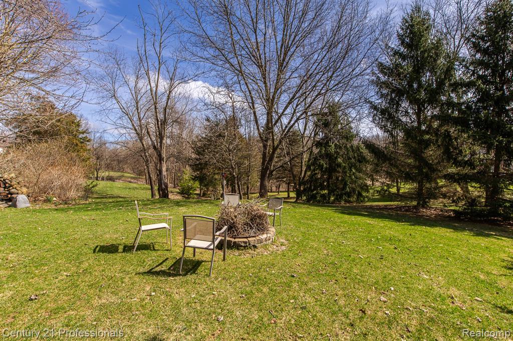 5492 E Alyssa Court, White Lake, MI 48383 — Photo 78