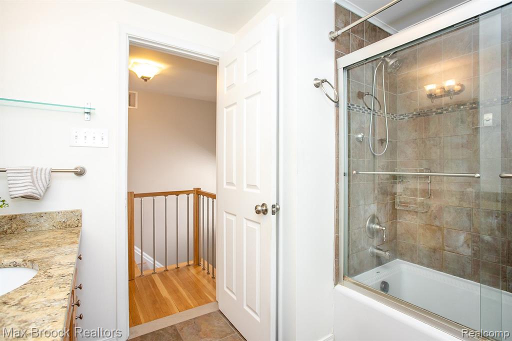 26015 ALLOR Avenue, Huntington Woods, MI — Photo 26