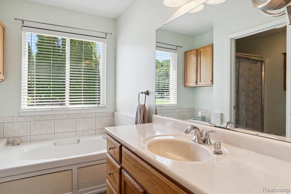21111 GREENBRIAR Lane, South Lyon, MI 48178 — Photo 19