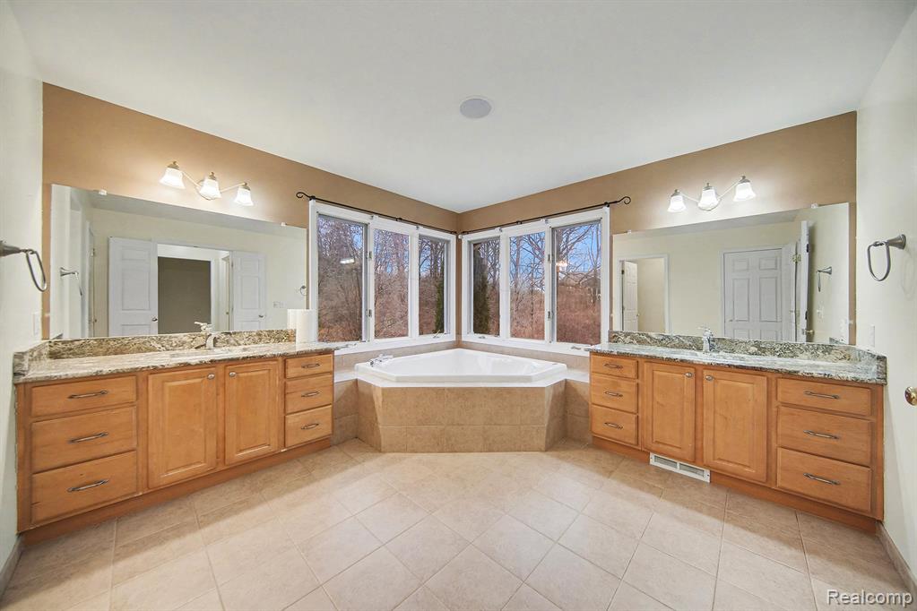 7586 Haverhill Lane, Canton, MI 48187 — Photo 17