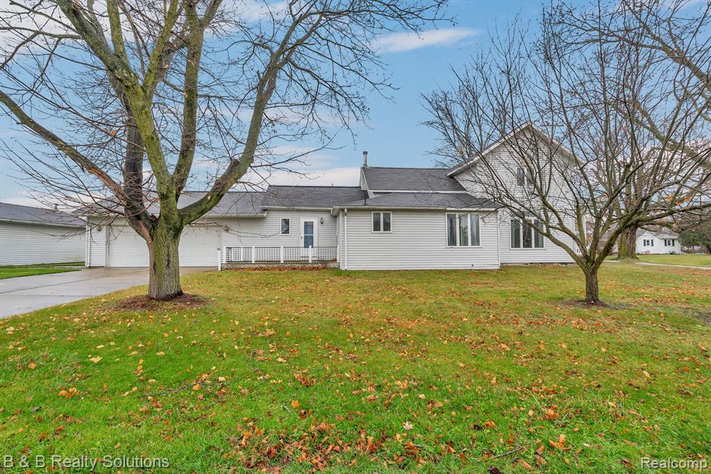 7493 S SAGINAW Street, New Lothrop, MI 48460 — Photo 5