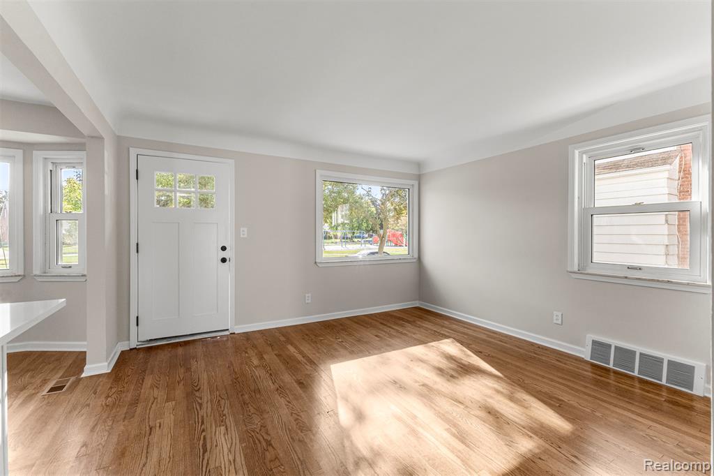 9306 Melbourne Avenue, Allen Park, MI 48101 — Photo 3