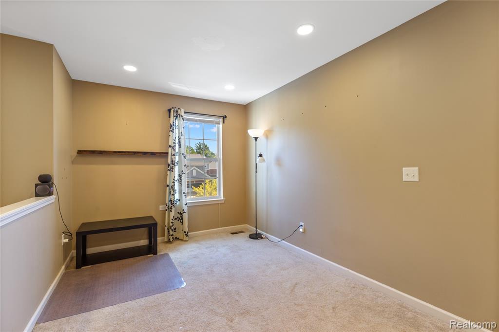 28547 Oakmonte Circle E, New Hudson, MI 48165 — Photo 19