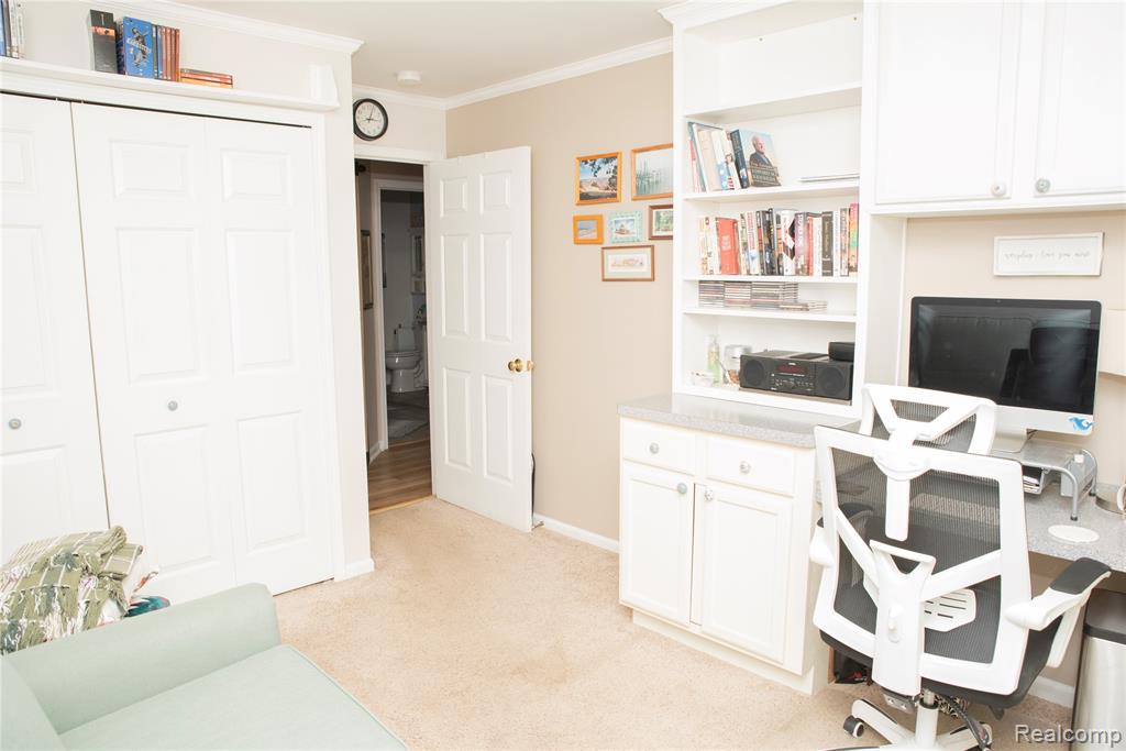 22073 Fairlane Boulevard, Woodhaven, MI 48183 — Photo 12