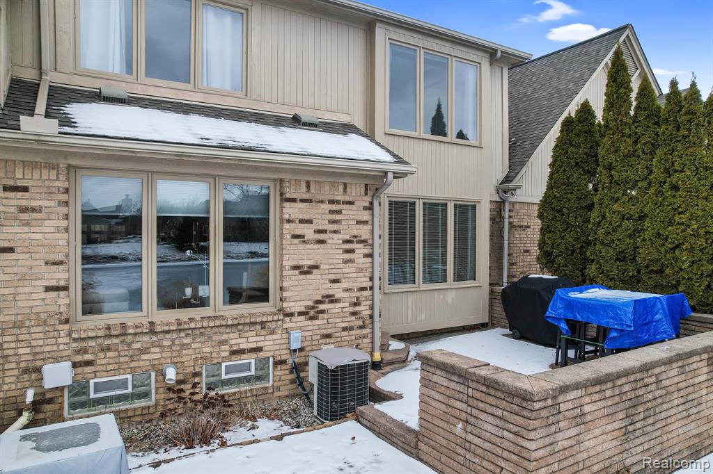 14922 STONEY BROOK Drive W, Shelby, MI 48315 — Photo 50